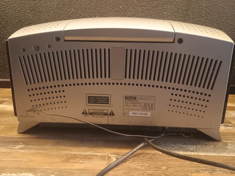 CD магнітола з радіо від японської компанії Teac LT-1