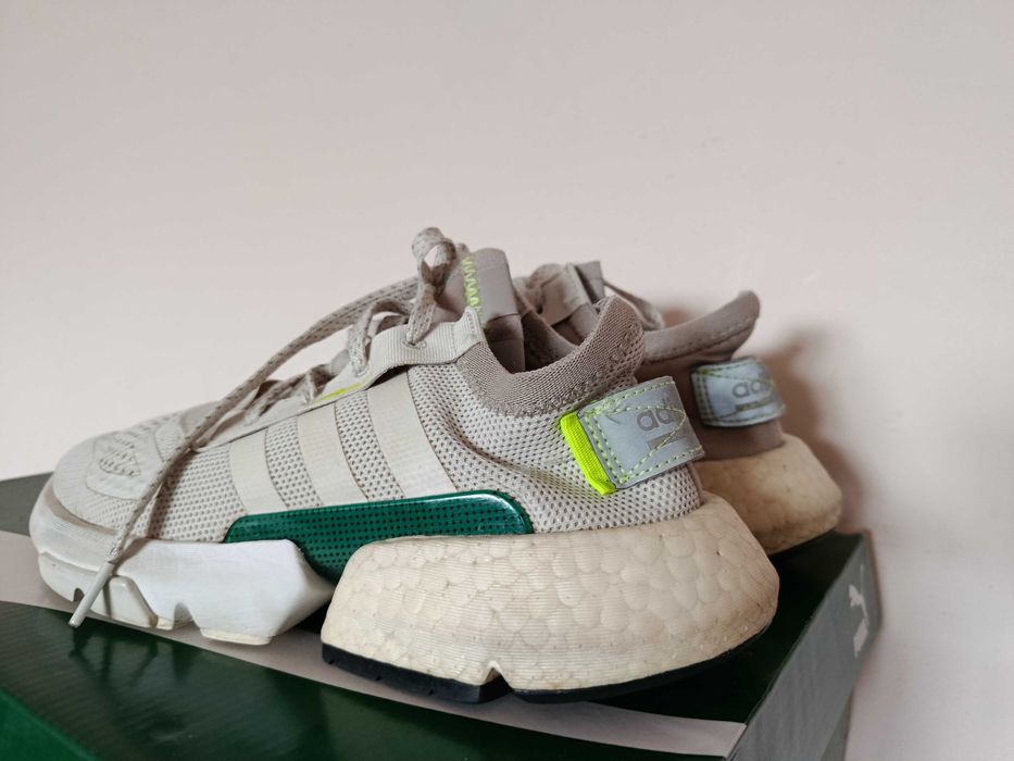 Адідас жіночі кросівки Adidas Originals