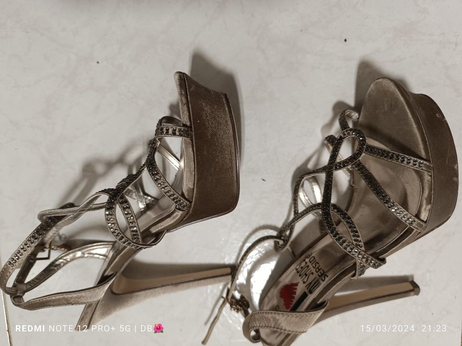 Sandália de cerimónia