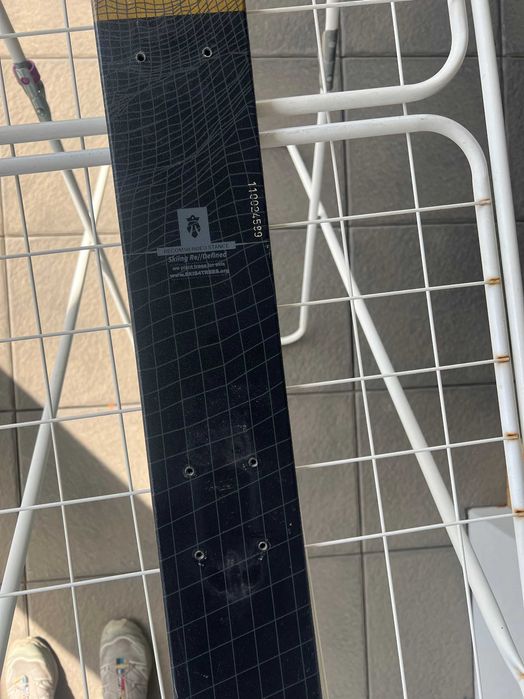 Jedna narta Majesty Supernova Carbon 185