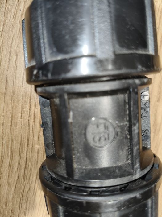 Złączki do wody przelotowa  PE 32-32