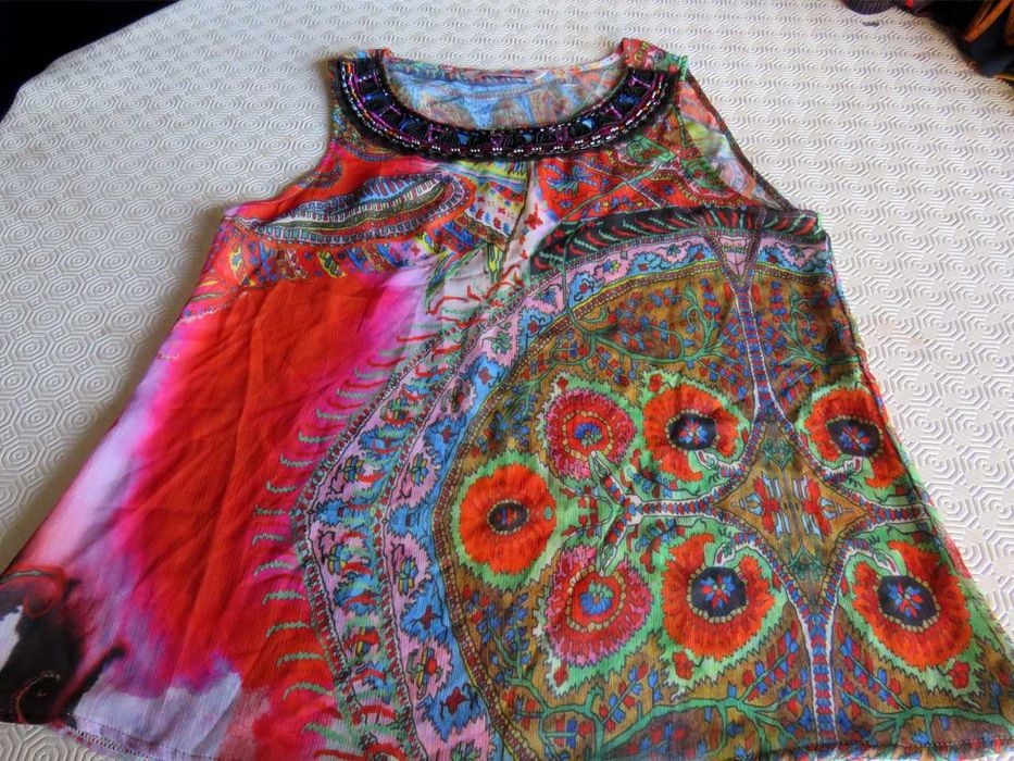 Blusa sem mangas Desigual Original – Colorido e Leve