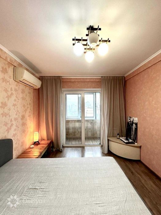 Світла видова 2к на Окіпної 9 5 хв до метро, ремонт, 7/10 Без %