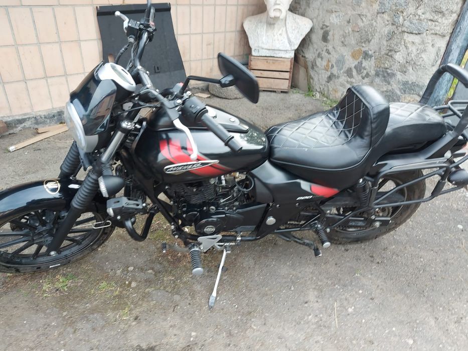 Bajaj Avenger 220