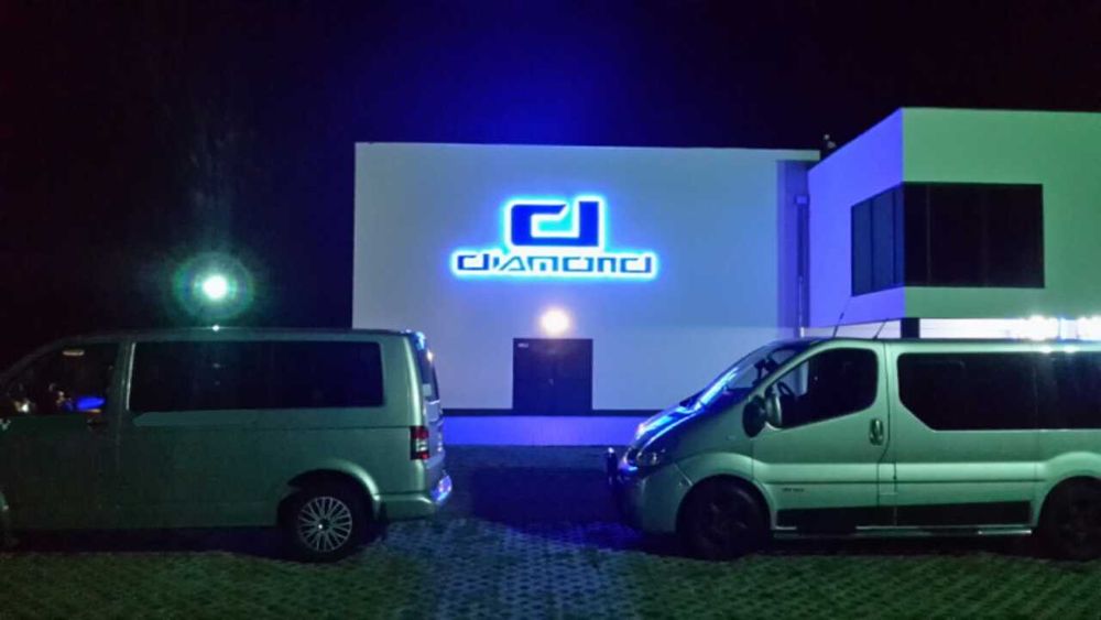 Bus Poznań: Wyjazdy , Dyskoteki , Lotniska , Imprezy , przewóz osób