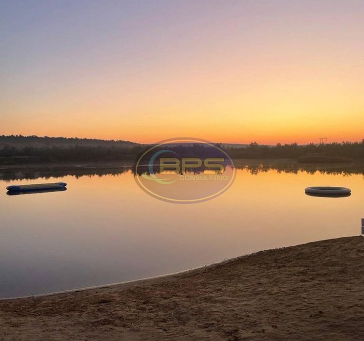 Ексклюзивна рекреаційна ділянка 9,7 га з озером та готовим бізнесом