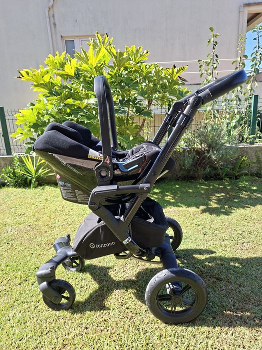 Carrinho Bebé Concord Neo Cosmic Black + Ovo + Base Isofix Airfix + Capa de Chuva (Como Novo)