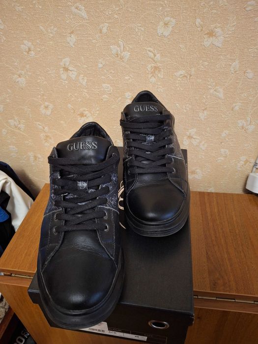 Кеды кожаные Guess