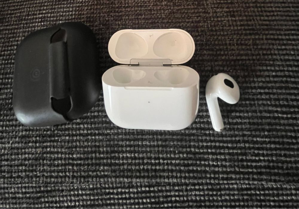 Air pods 3 лівий навушник + кейс, левый наушник
