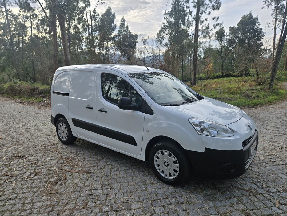 181mil km, completo, revisado com troca de distribuição, impecável