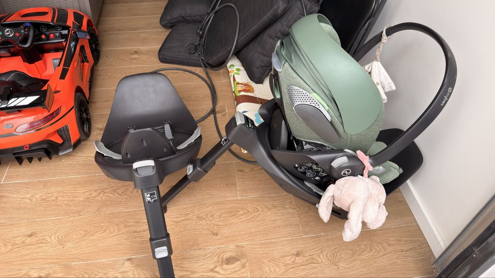 Babycoque Cybex Cloud T i-Size Plus e duas bases