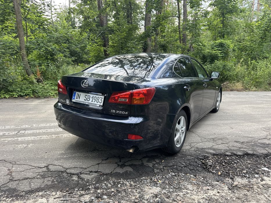 Lexus is 220d, 2007рік