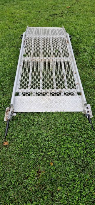 Rampa wjazdowa dla niepełnosprawnych  do samochodu