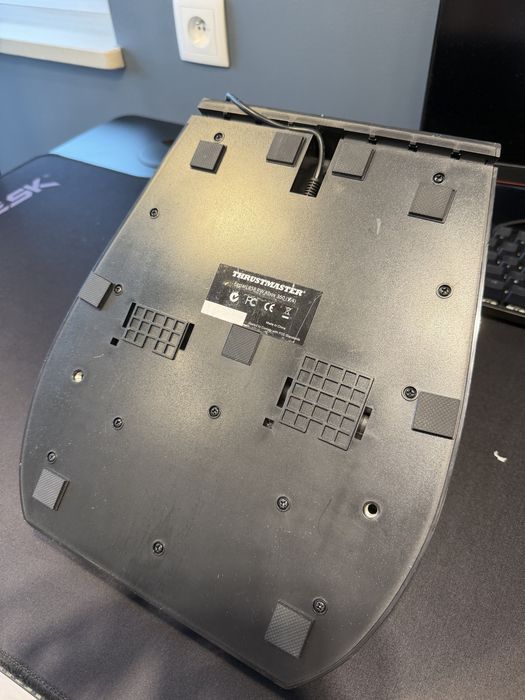 Kierownica Thrustmaster 458 Italia z pedałami i pudełkiem