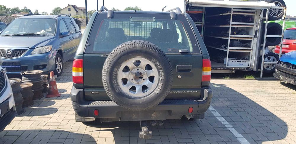 Opel Frontera B klapa tył szyba tył burta