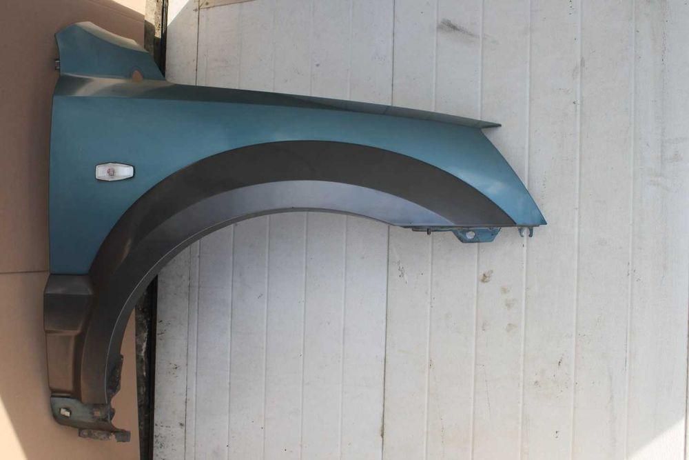 błotnik przedni przód PRAWY KIA SORENTO I 04.YT