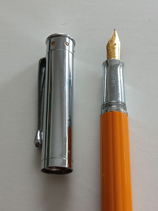 Caneta tinta permanente da Hachette Tompla