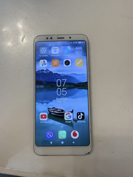 Мобільний телефон Redmi 5 Plus