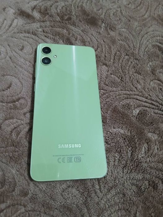 Продам Самсунг А05