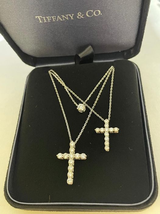 Хрестик Tiffany & co. Біле золото, натуральними діаманти