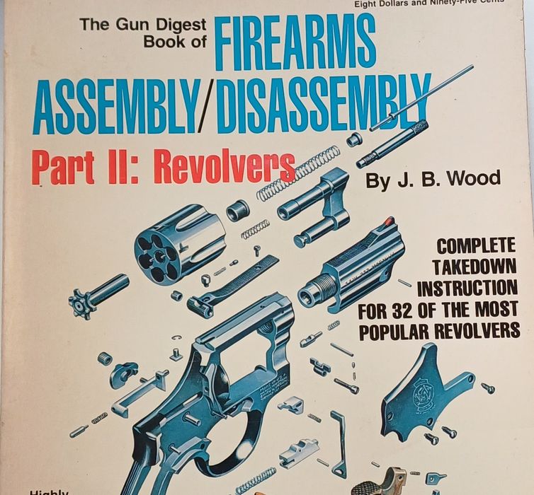 Guns- Fire Guns Revolvers Livro Raro em Inglês