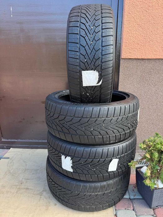 Шини Semperit 225/40 R-18 (92 V ) made in Germany - зима
