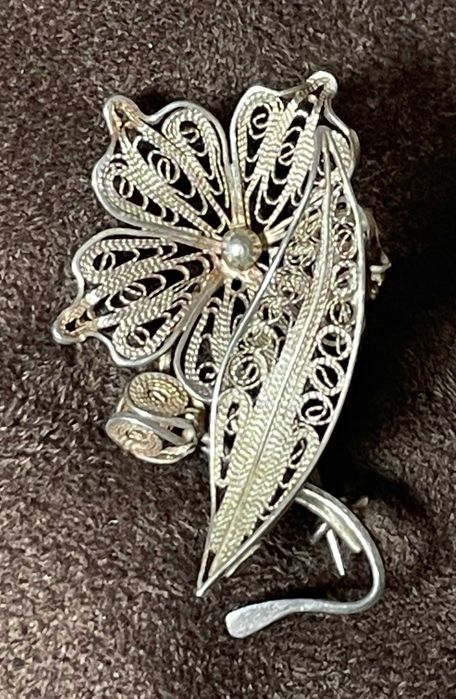 Alfinete de peito vintage, em filigrana fina