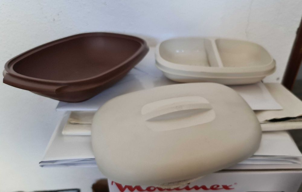 2 New Tupperware Containers441035286276352002