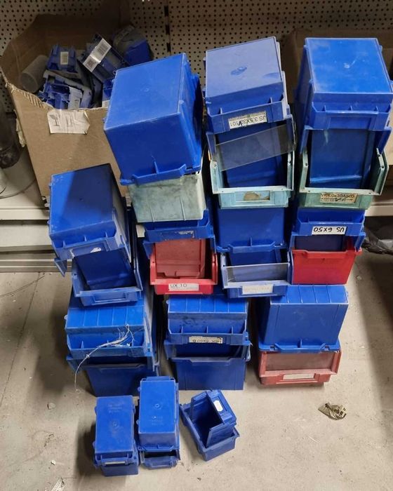 pojemniki magazynowe