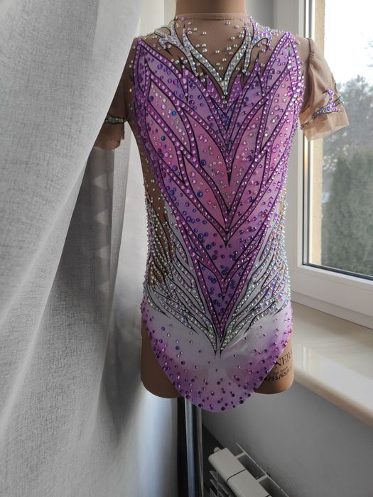 Strój do gimnastyki artystycznej / akrobatyki – startowy, cyrkonie