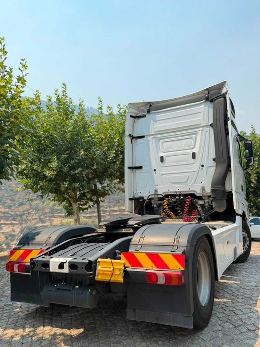 Mercedes Benz Actros 1851
