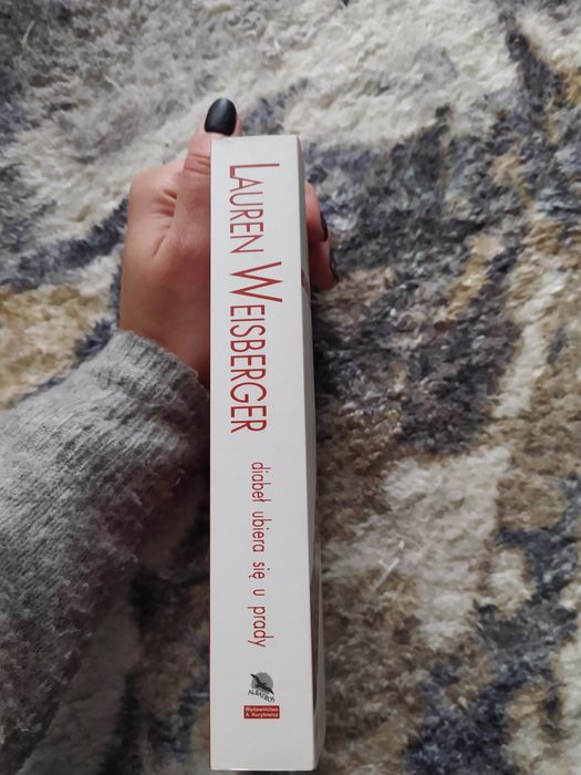 Diabeł ubiera się u Prady - Lauren Weisberger