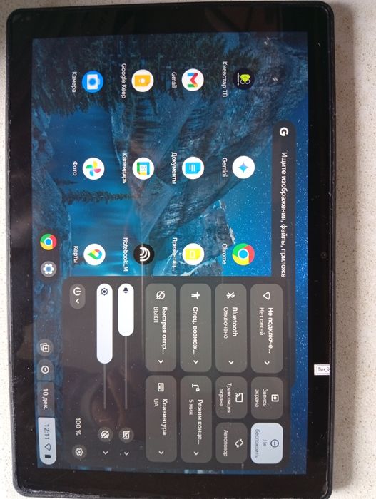 Продам планшет Леново, екран під плівкою досі.