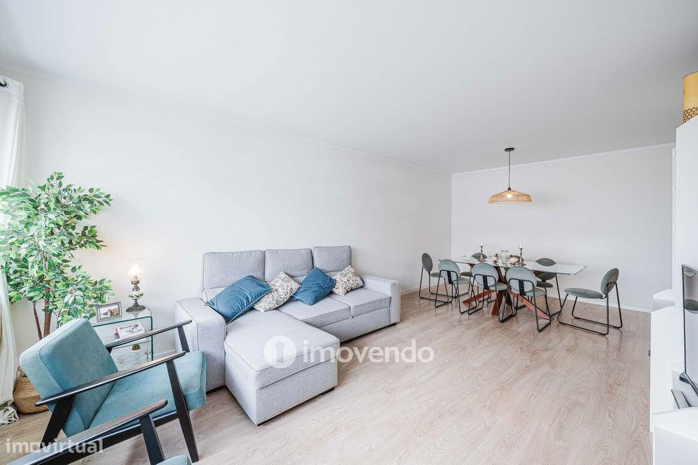 Apartamento T2 moderno, com estacionamento, na Alta de Lisboa