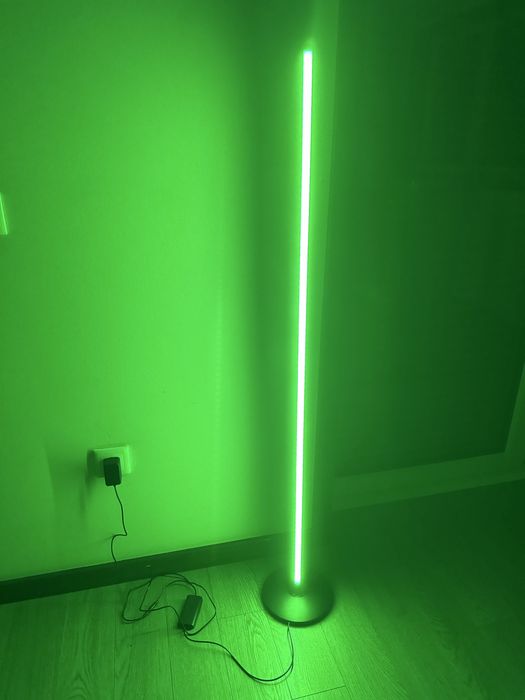 Candeeiro de pé Govee RGBICW preto NOVO na caixa