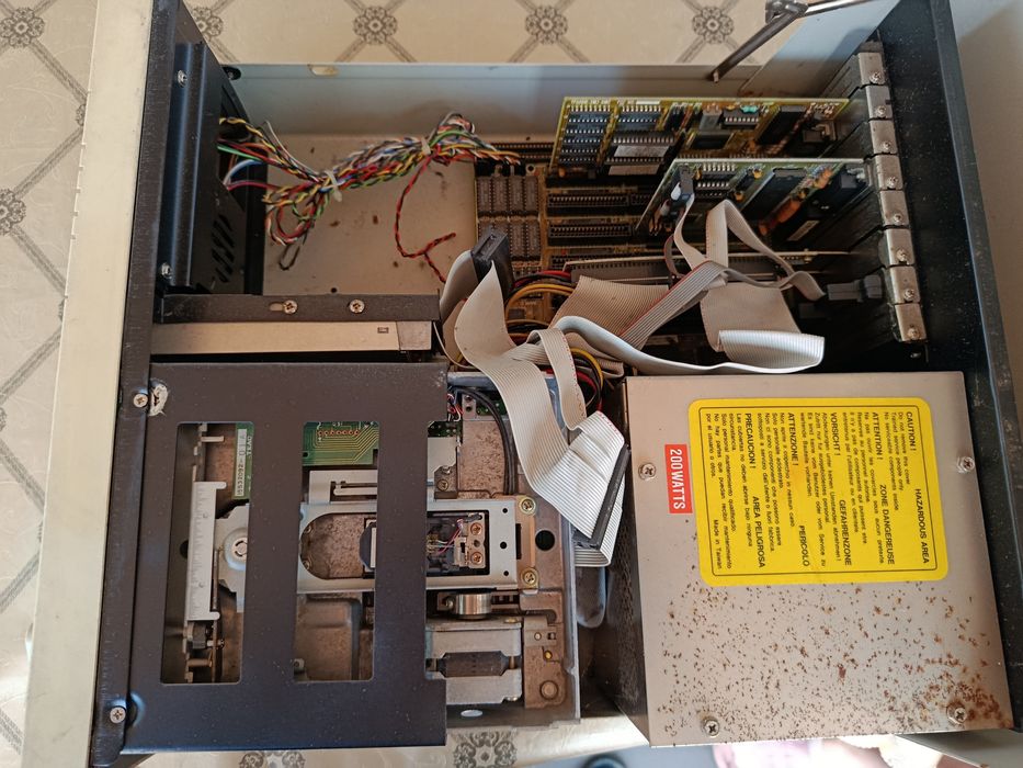 Ретро комп'ютер IBM 286