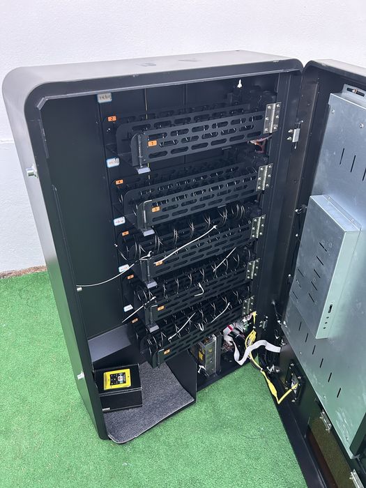 Máquina Vending Machine Vapes e Conveniencia