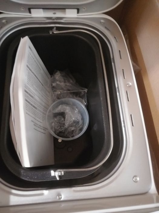 Хлібопічка нова.