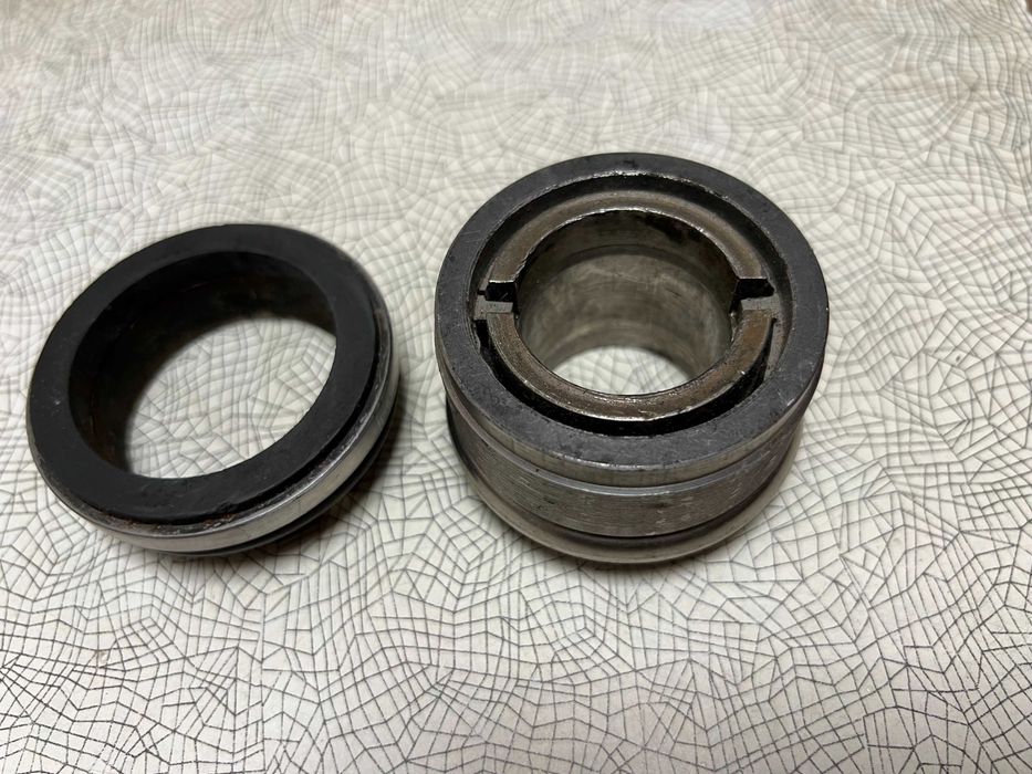 Сальник для водяного насоса ДВС NVD.