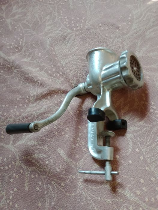 Мясорубка ручная