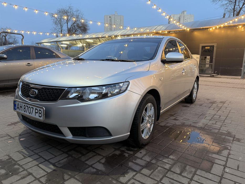 Kia Cerato 2012 • 1.6 газ/бензин, Рідний пробіг 118 тис. км.