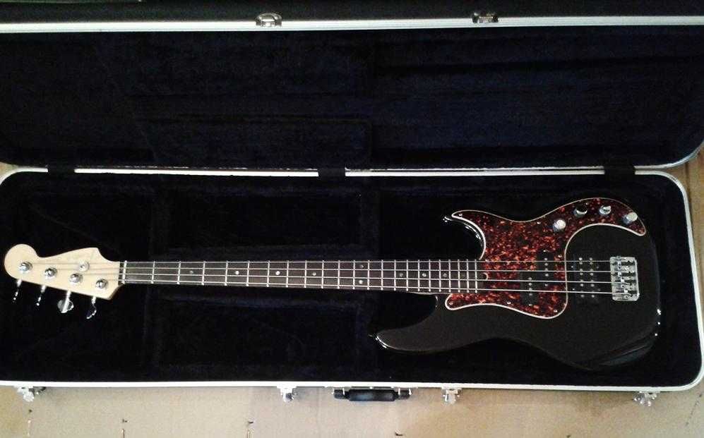 Fender Precision Bass DeLuxe USA