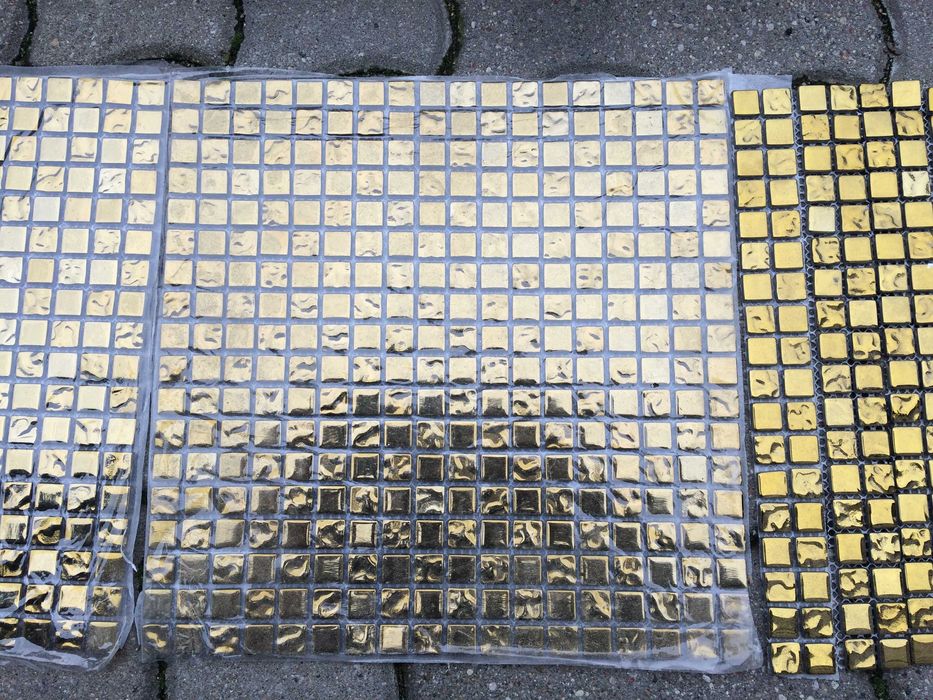 sztukateria szklana złota