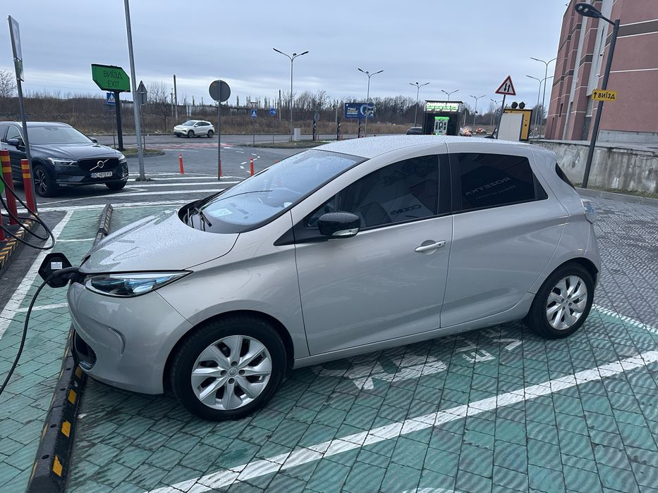 Продам рено zoe