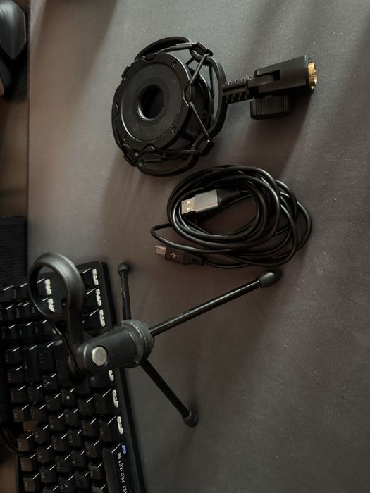 Продам мікрофон FIFINE T669