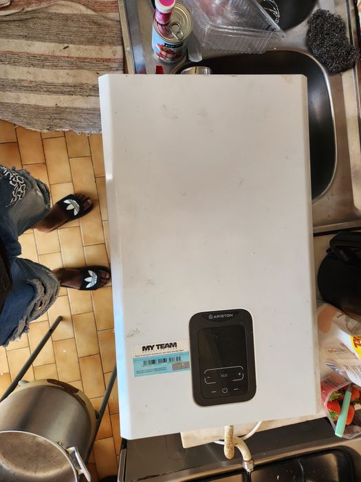 Esquentador ariston avariado para peças