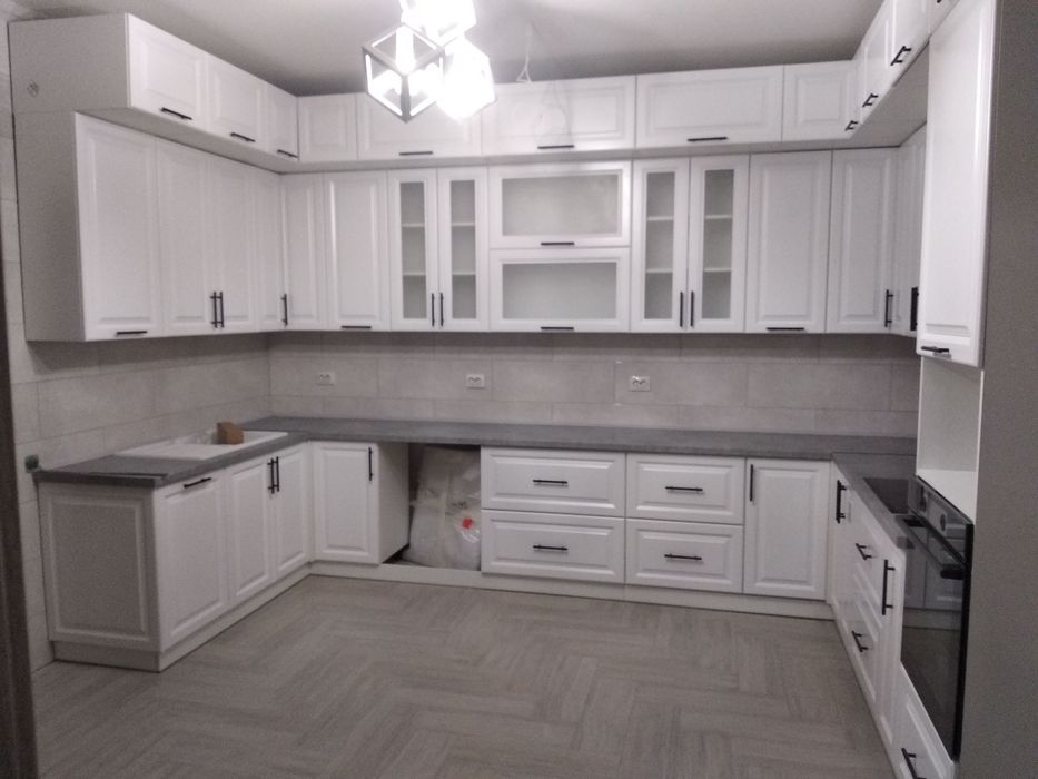 Меблі  кухні шафи на замовлення