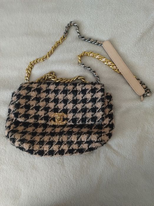 Torebka Chanel 19 w plaid.