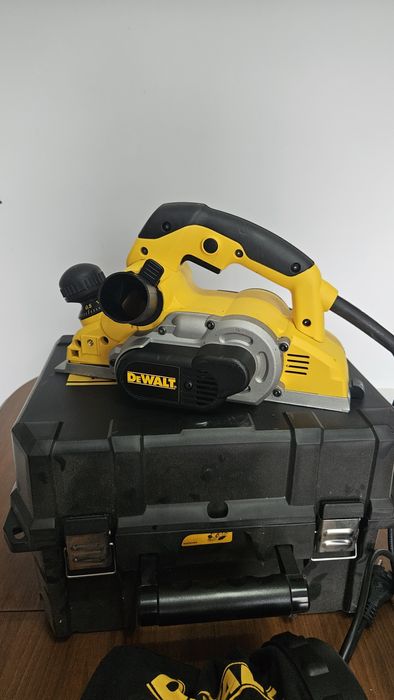 Strug DEWALT D26500K