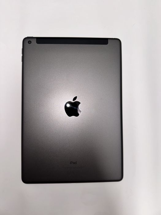 iPad 9 64 GB у чудовому стані, повністю справний.